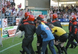 Rodado Rodríguez arbitró el Éibar-Sporting en Ipurúa el 23 de mayo de 2004.