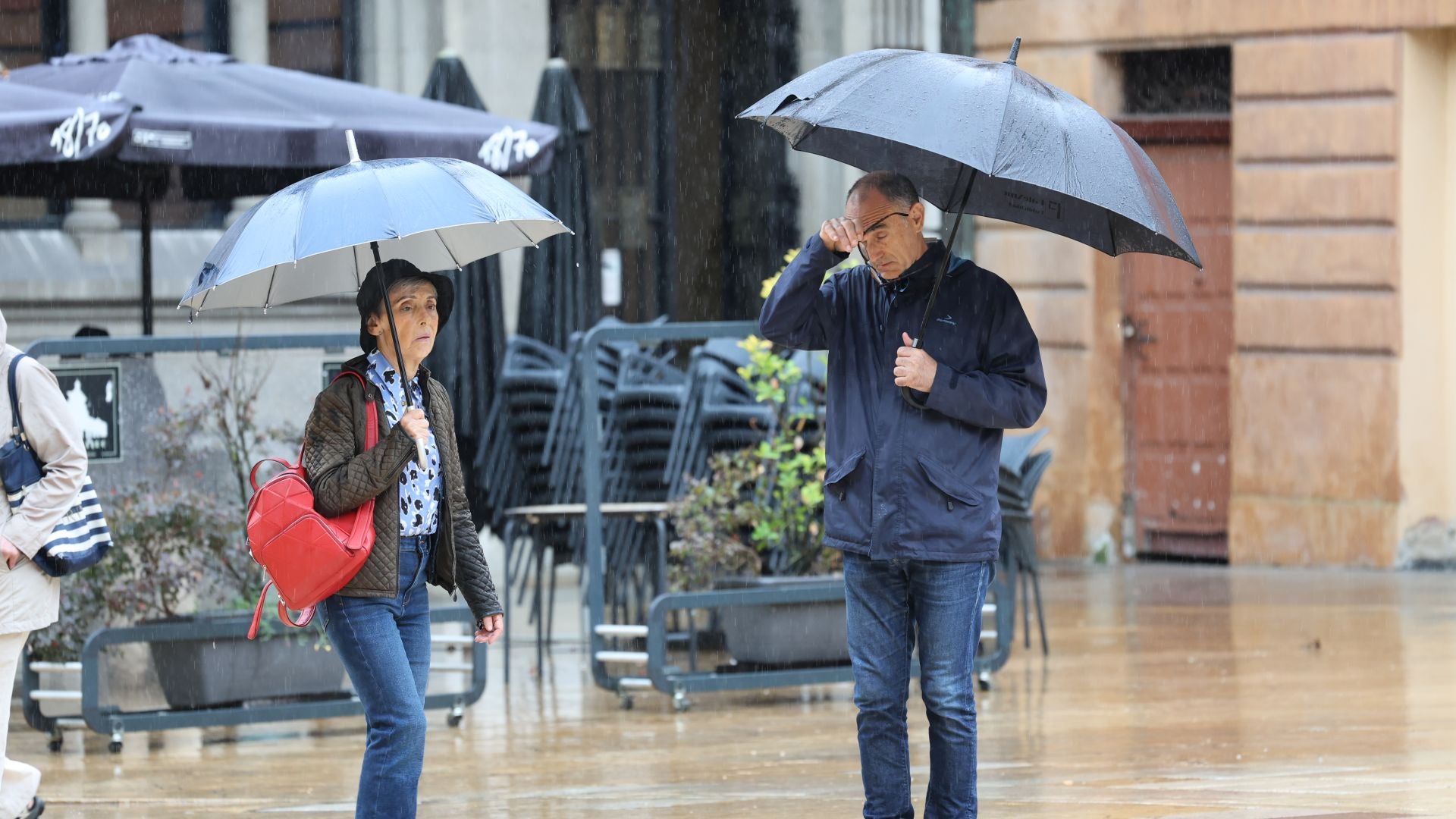 La lluvia viene para quedarse en Asturias: las imágenes del tiempo