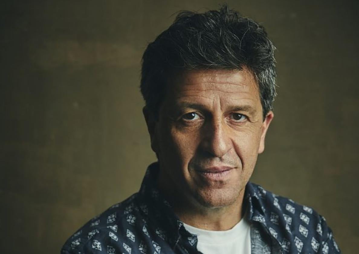 David Lorente ejerce de pareja de Malena Alterio en 'Los amigos de ellos dos'.