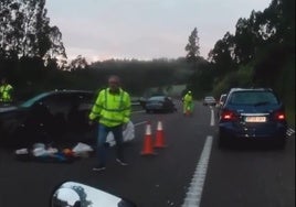 Accidente de tráfico en la AS-II por Tremañes.