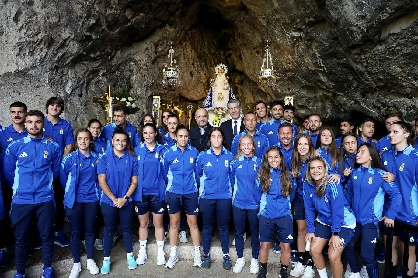 La Santina bendice al Real Oviedo, en imágenes