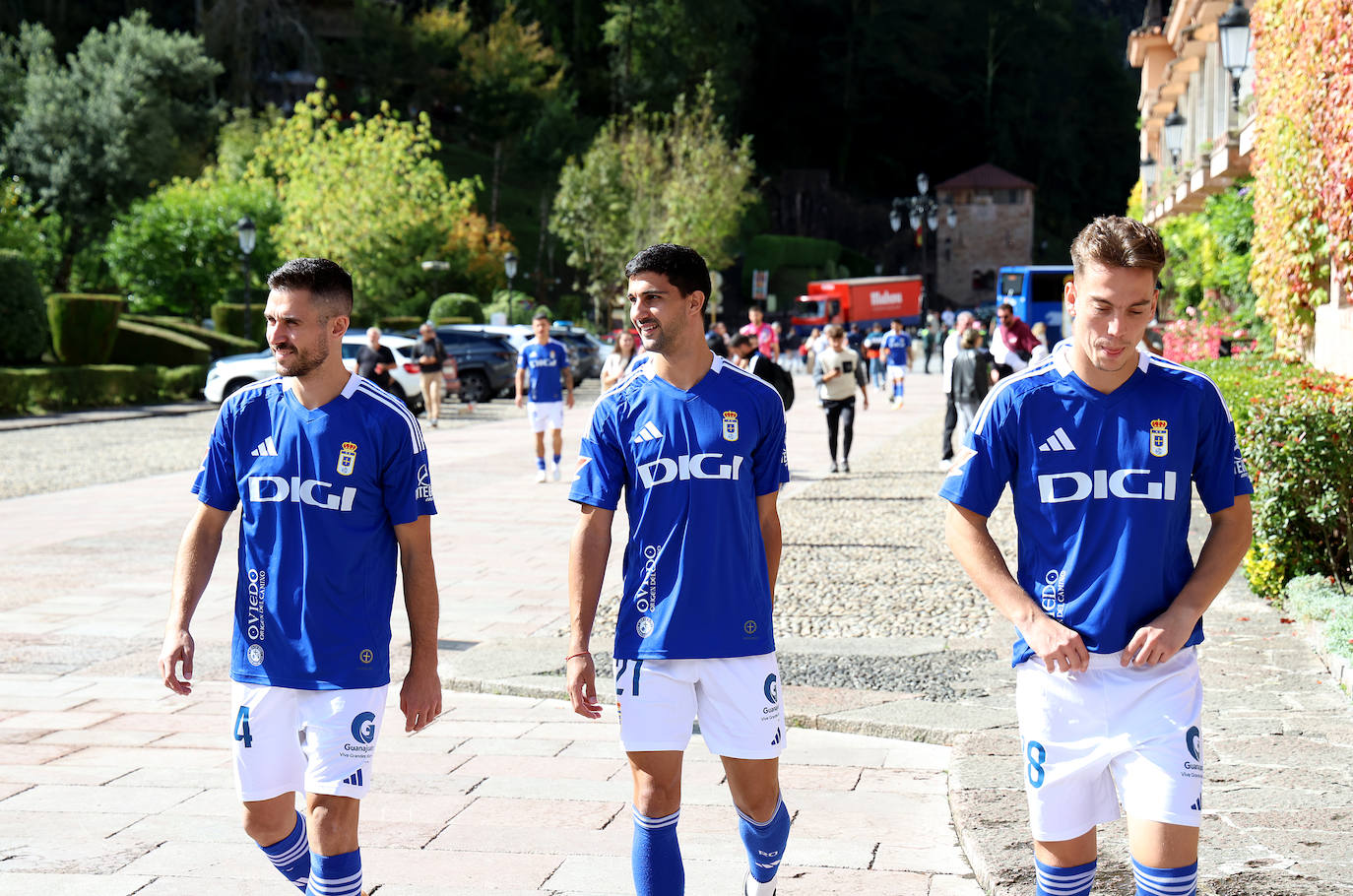 La Santina bendice al Real Oviedo, en imágenes