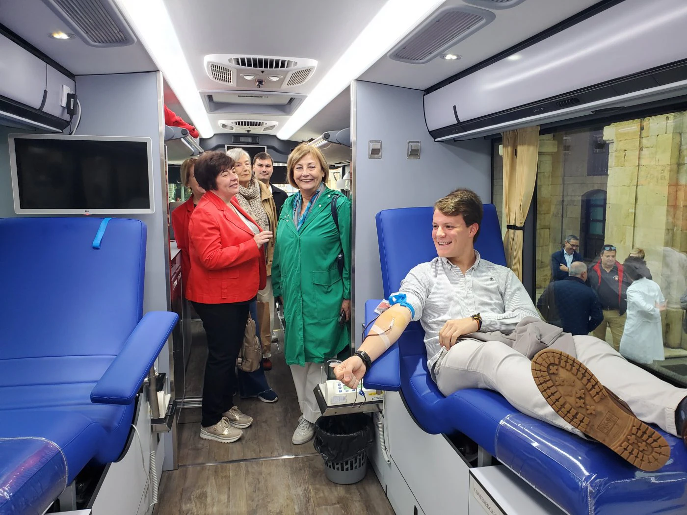 The mobile blood donation unit will be in the Plaza de España throughout the week El Comercio: Diario de Asturias