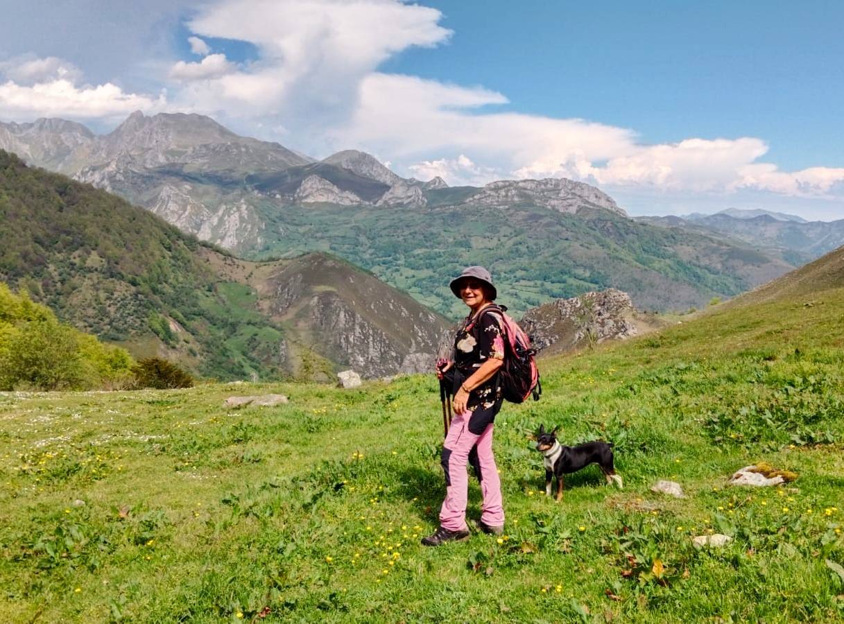 Mar Montero, presidenta de la Asociación Camín de Mieres, colectivo que organiza el «Encuentro de blogueros y redes sociales de montaña»