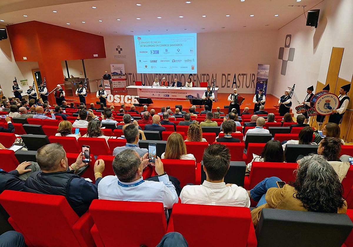 Inauguración, en el HUCA, de las Jornadas Técnicas de Seguridad.