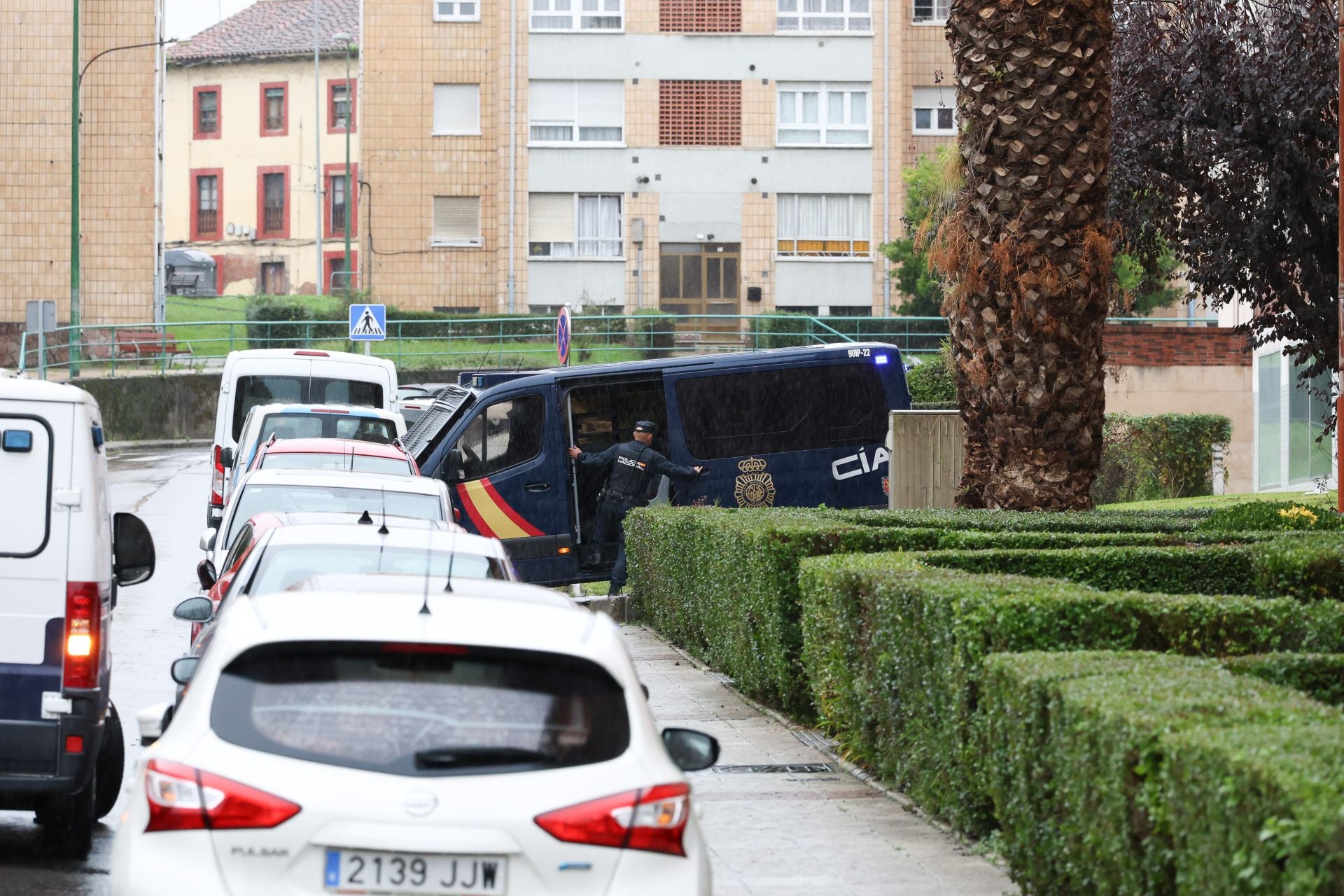 Redada en Avilés: fuerte presencia policial y registros en varios pisos