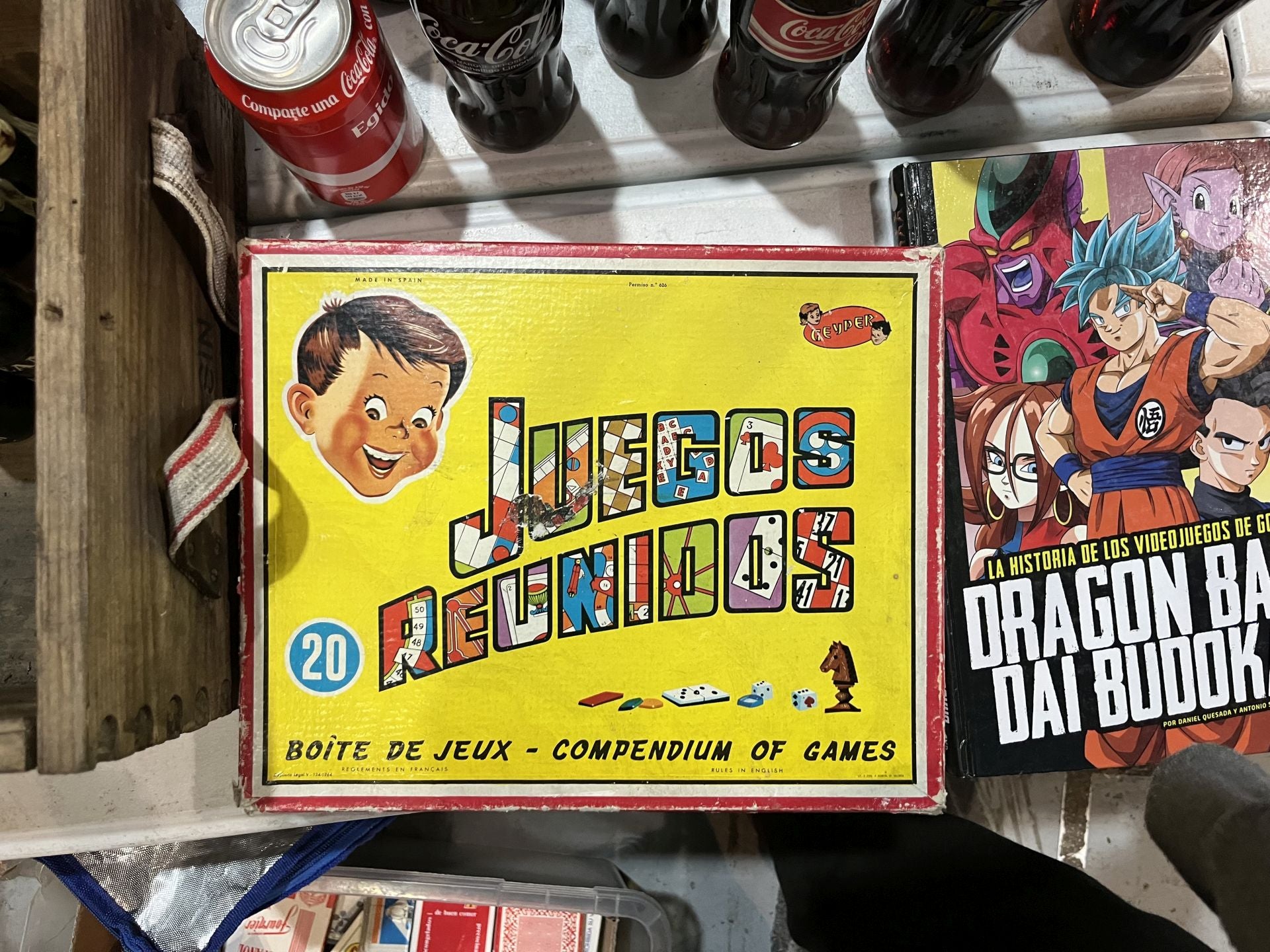La oca, el ajedrez, el bingo de cartones... Los Juegos Reunidos Geyper marcaron una época entre 1945, año en que empezaron a producirse, y 1987, cuando dejaron de fabricarse. Esta caja data de 1964 e incluye un compendio de juegos infantiles para disfrutar sin límite. Está en el puesto de Antigüedades Roncero (expositor 27B) y cuesta 20 euros.