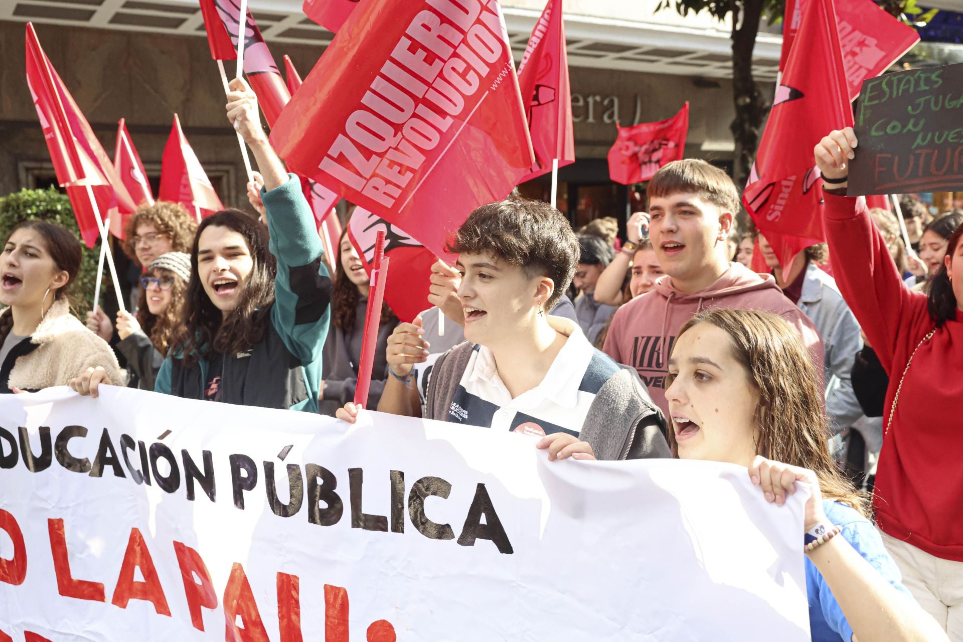 Movilización de estudiantes en Asturias para exigir los modelos de la Selectividad