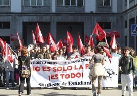 Movilización de estudiantes en Asturias para exigir los modelos de la Selectividad