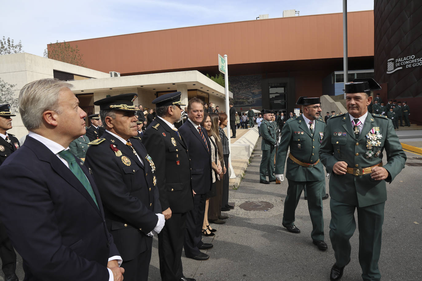 La Guardia Civil celebra el Día del Pilar en Gijón