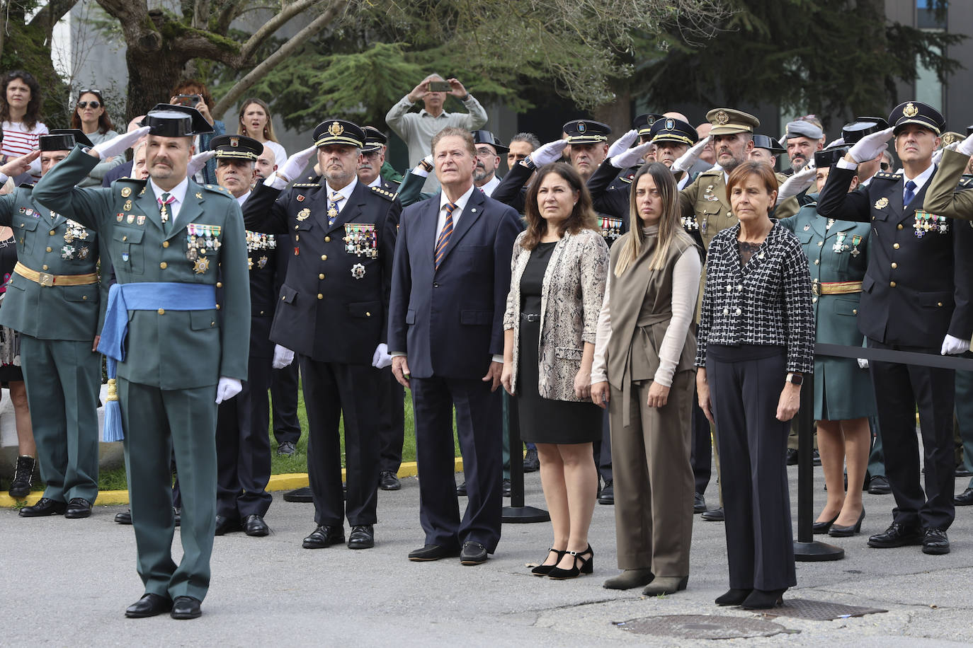 La Guardia Civil celebra el Día del Pilar en Gijón