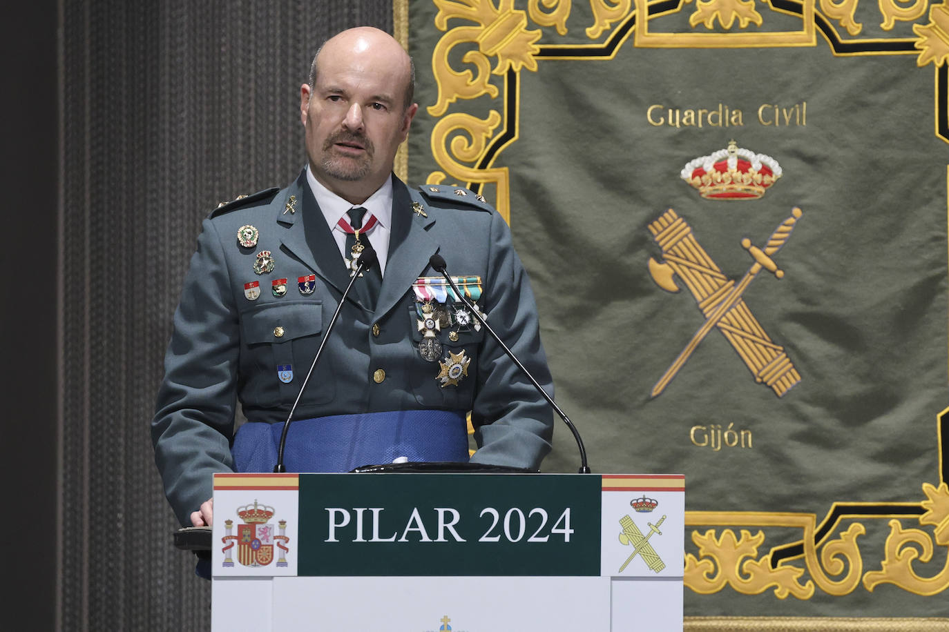 La Guardia Civil celebra el Día del Pilar en Gijón