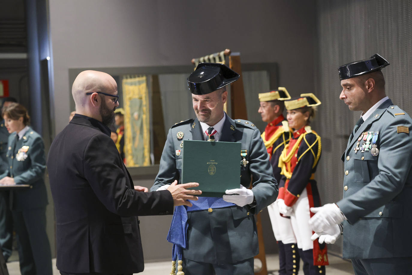 La Guardia Civil celebra el Día del Pilar en Gijón