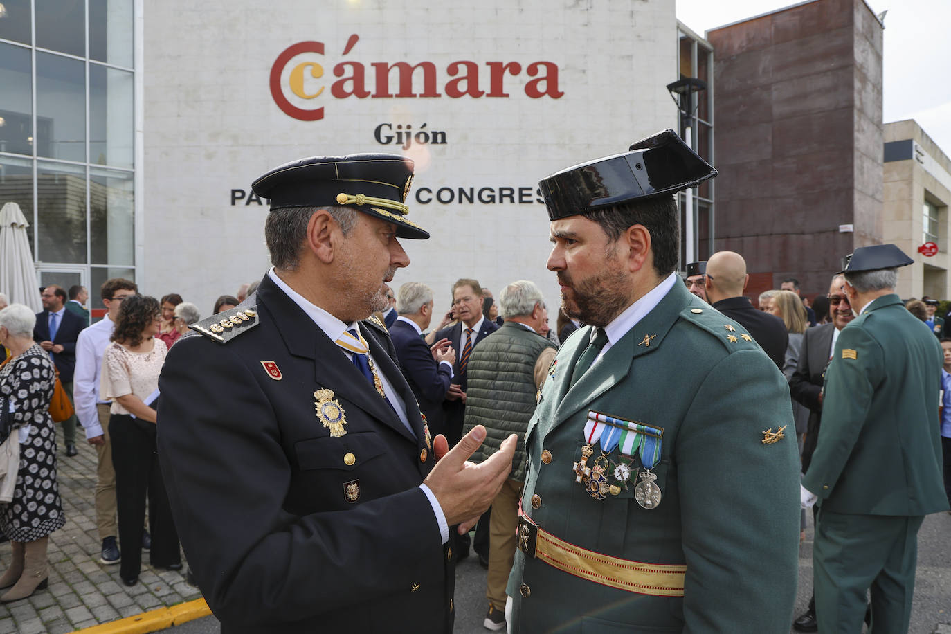 La Guardia Civil celebra el Día del Pilar en Gijón