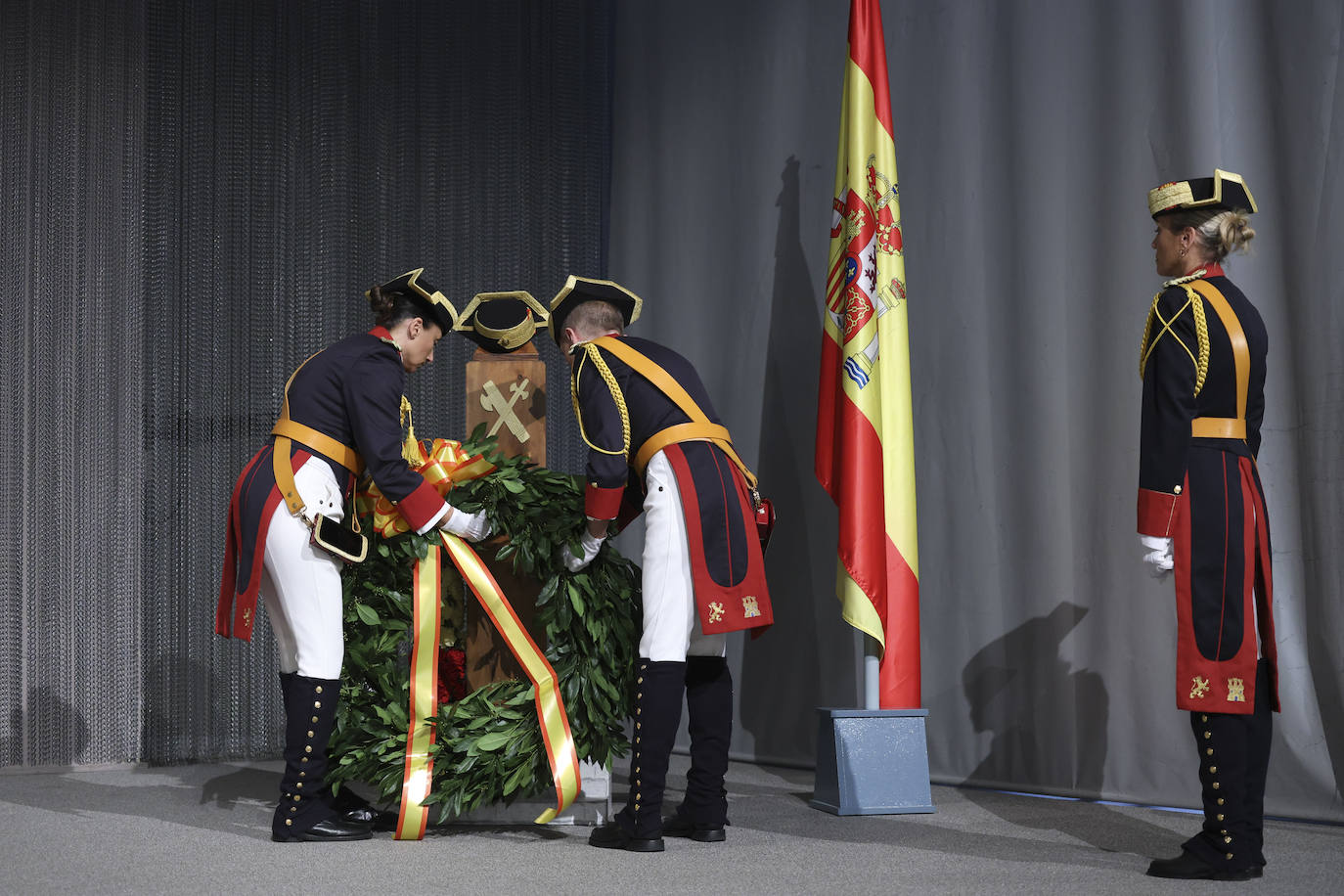 La Guardia Civil celebra el Día del Pilar en Gijón