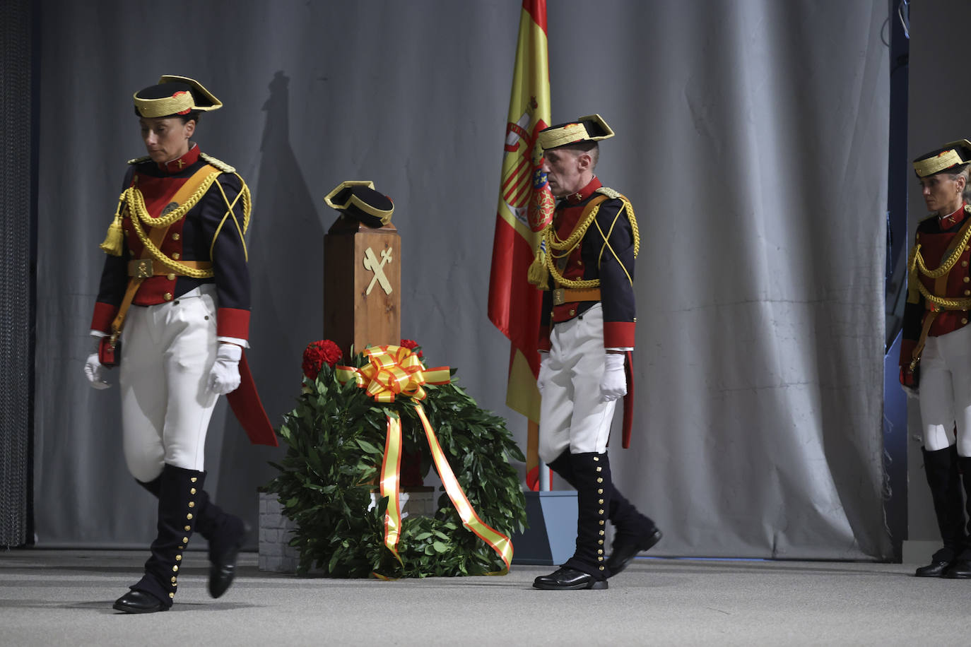 La Guardia Civil celebra el Día del Pilar en Gijón