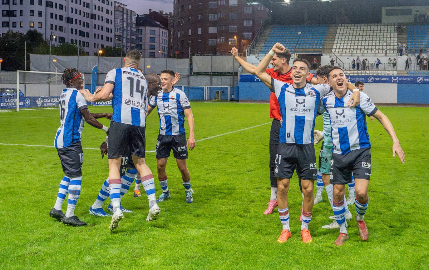 Las mejores imágenes del Real Avilés (2 - 0) Real Ávila