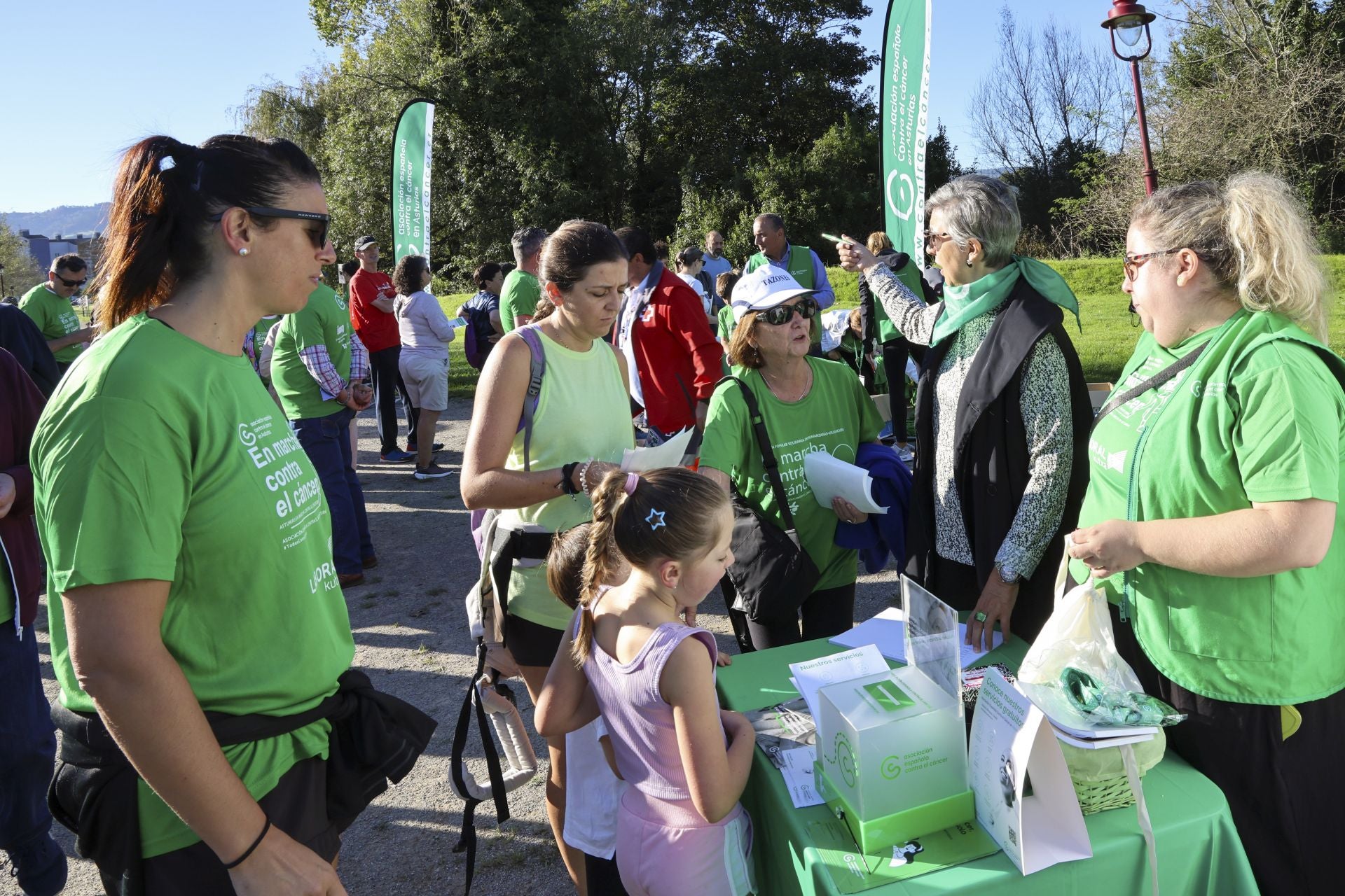 Marea en Villaviciosa por «más investigación» contra el cáncer