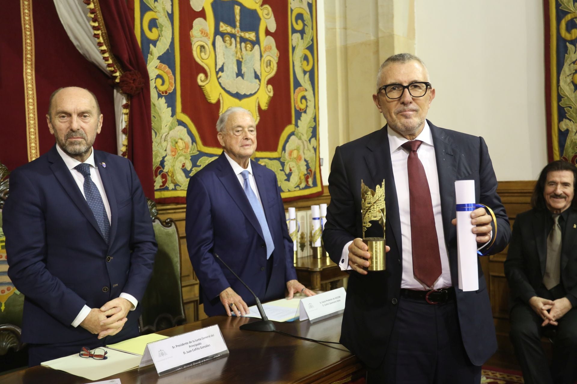 Maribel Verdú, Cayetano Martínez de Irujo o Luis Cobos, en los premios Asicom 2024