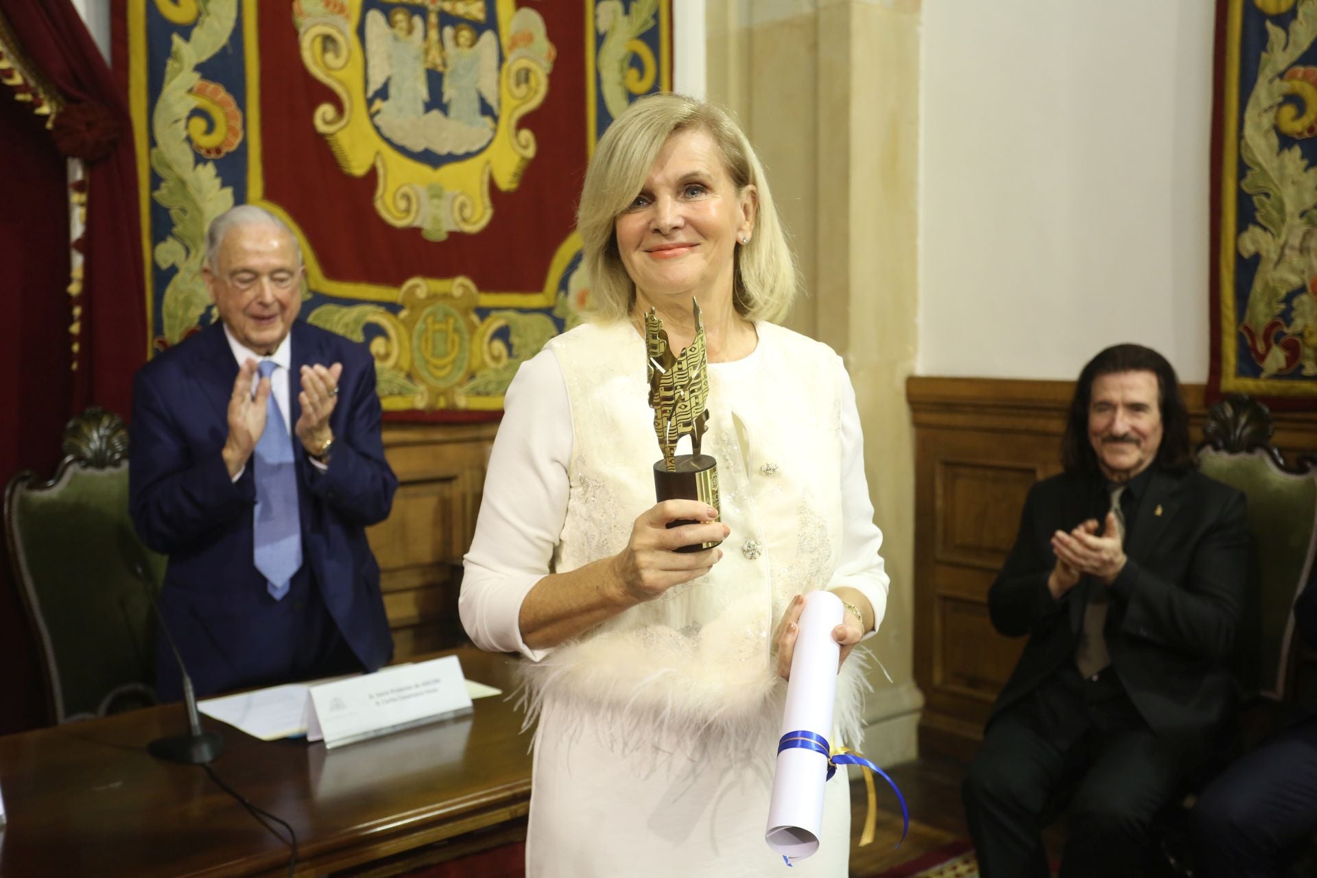 Maribel Verdú, Cayetano Martínez de Irujo o Luis Cobos, en los premios Asicom 2024