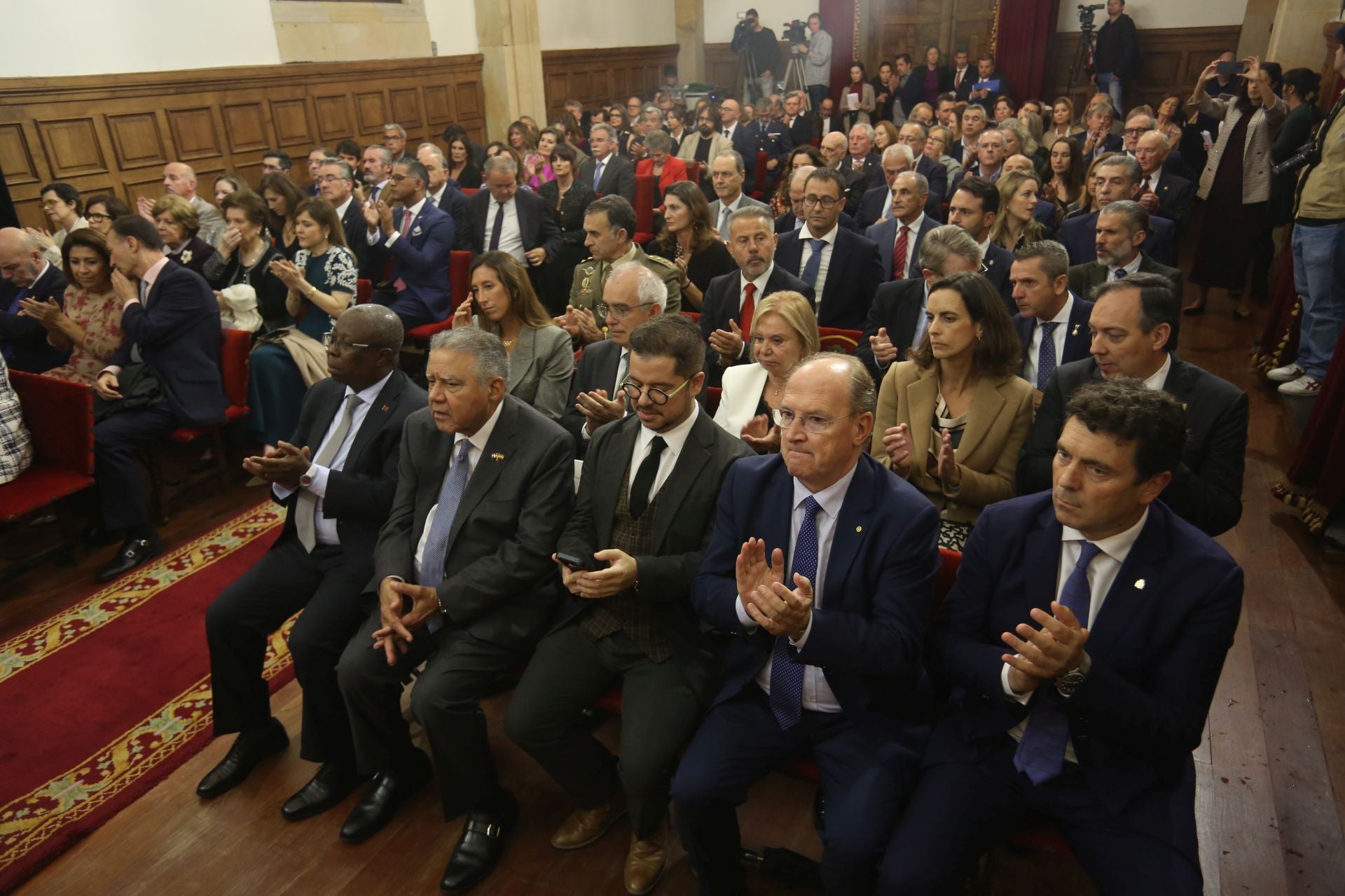 Maribel Verdú, Cayetano Martínez de Irujo o Luis Cobos, en los premios Asicom 2024