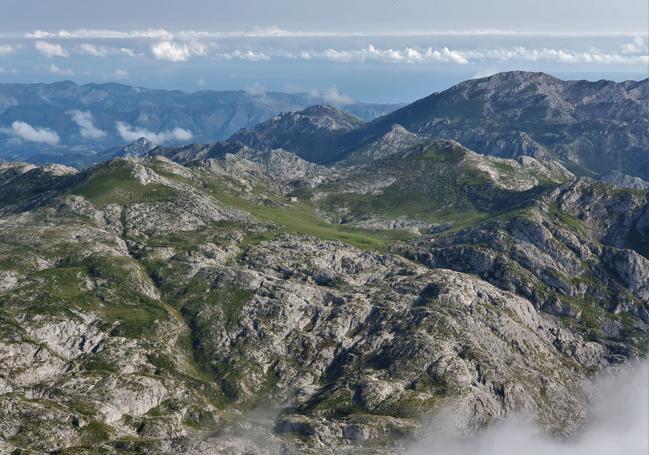 Zona del refugio de la Vega de Ario, en Picos de Europa, en la que se llevarán a cabo dos prácticas de yoga: una al atardecer y otra al amanecer