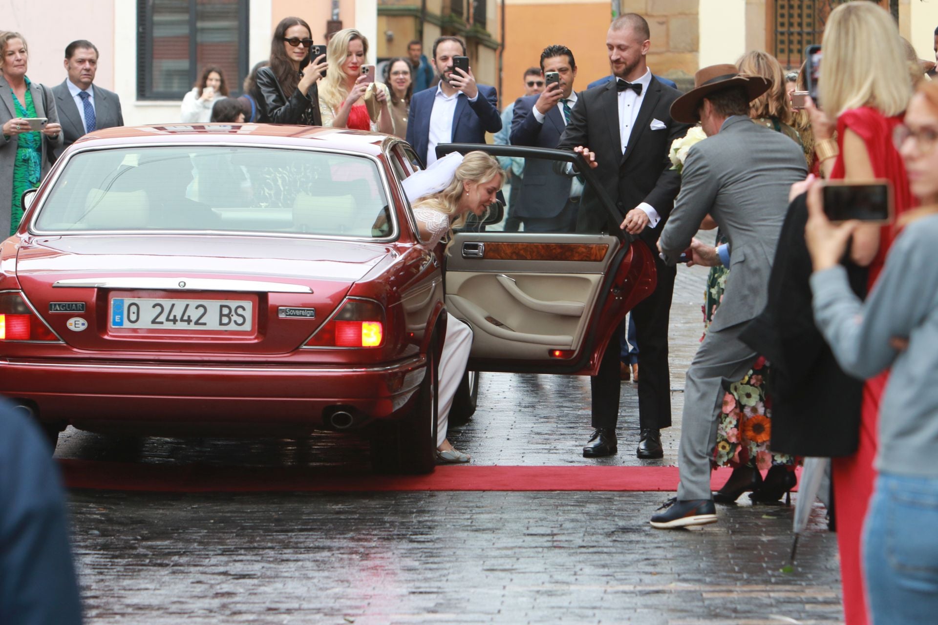 Derroche de estilo y elegancia en una boda con arraigo en Gijón