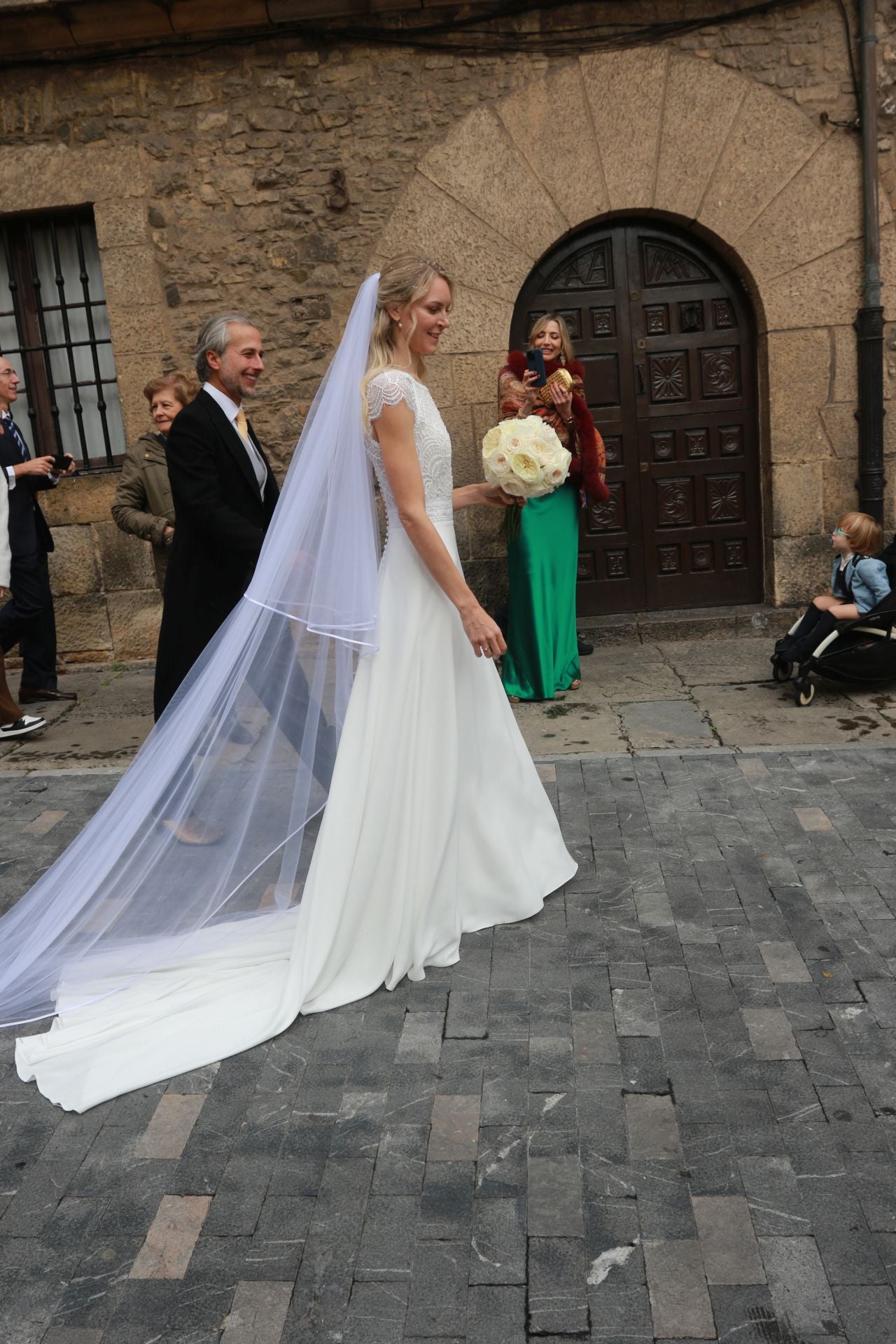 Derroche de estilo y elegancia en una boda con arraigo en Gijón