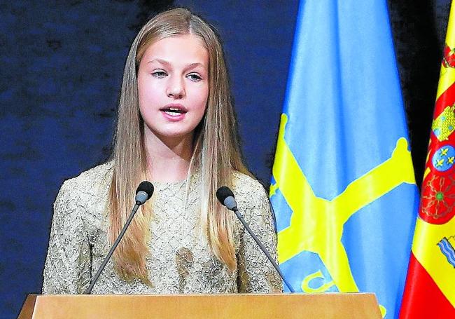 La Princesa se quitó la mascarilla únicamente para el discurso.