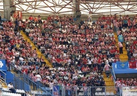 Afición del Sporting en un desplazamiento a Riazor.