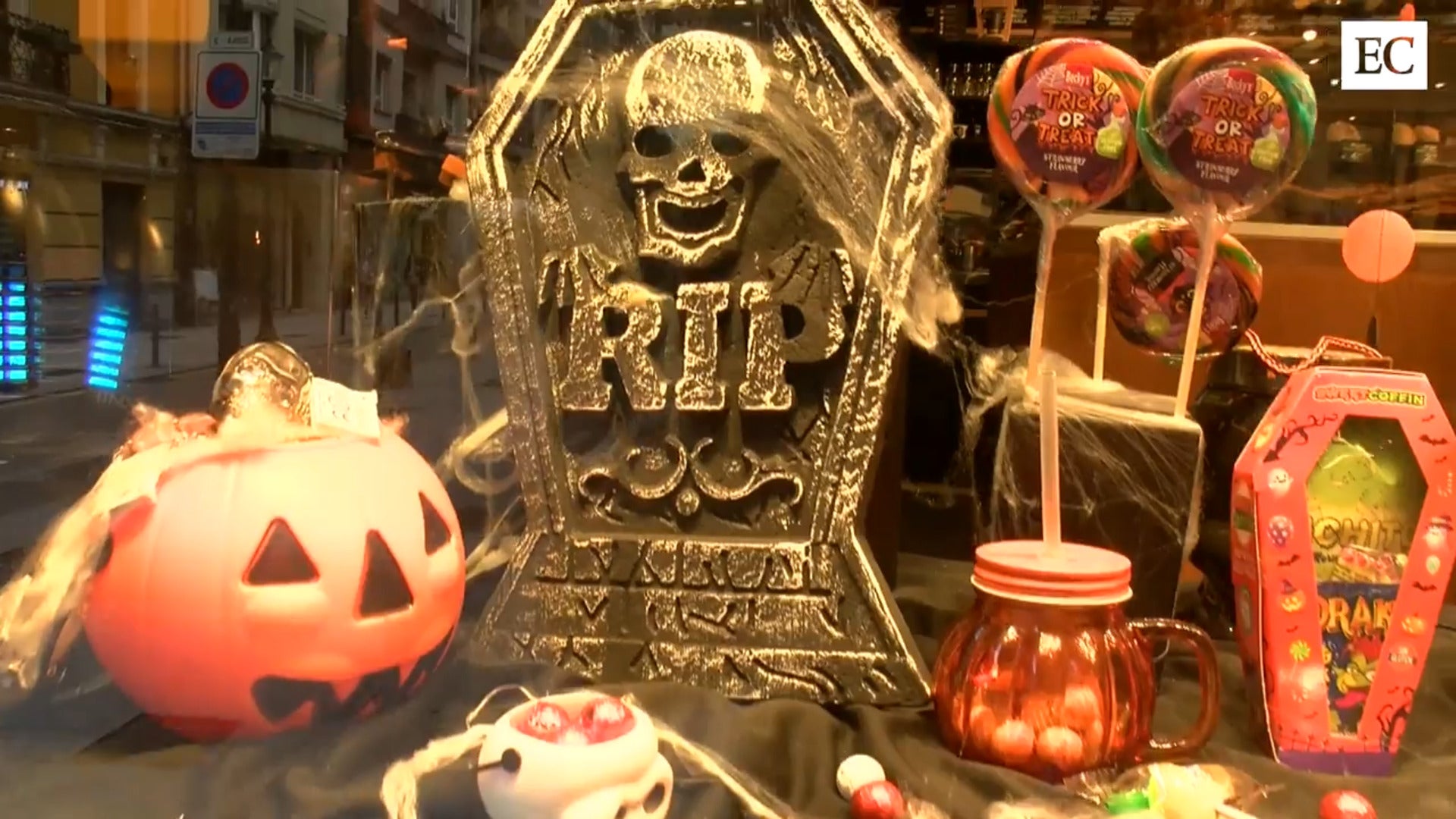 Vídeo: Halloween llega a los escaparates de Gijón