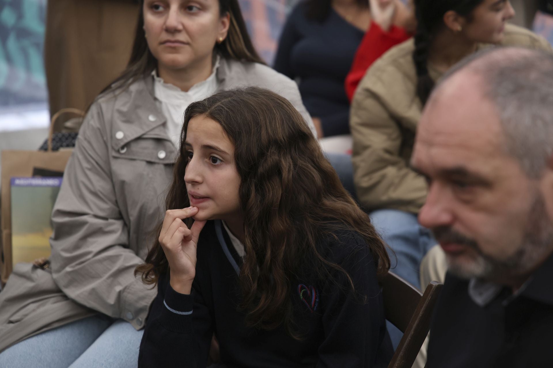 Serrat, pletórico en Asturias: las mejores imágenes de su llegada