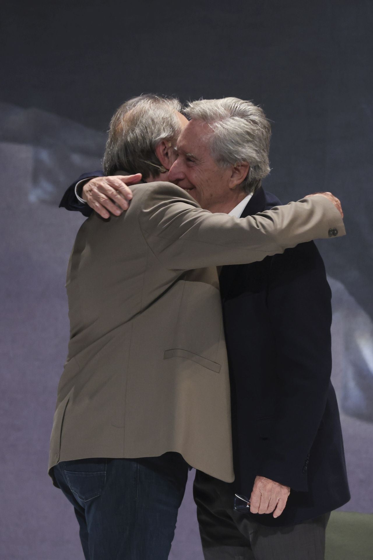 Los mejores momentos de la charla entre Joan Manuel Serrat e Iñaki Gabilondo en el Teatro Jovellanos