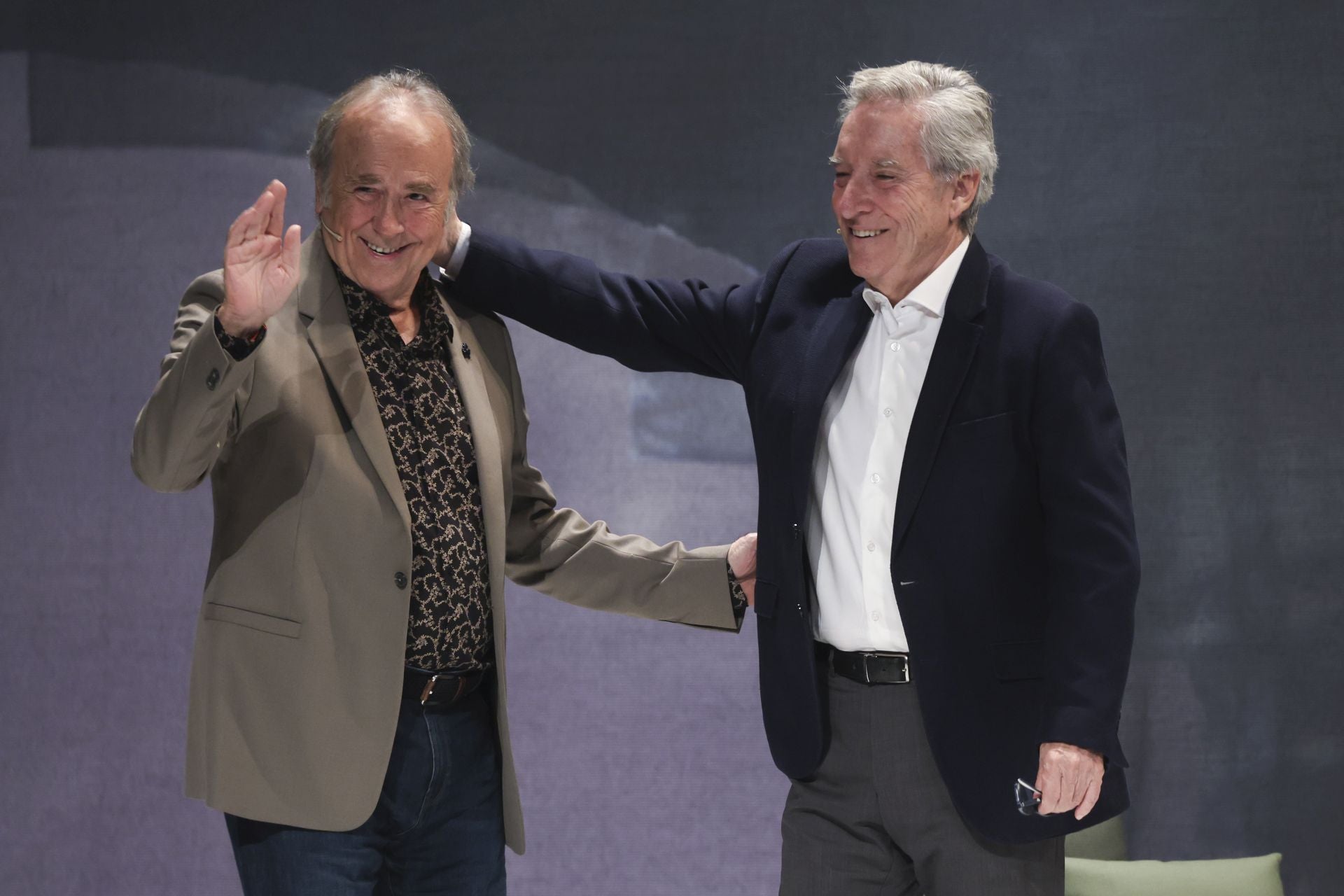 Los mejores momentos de la charla entre Joan Manuel Serrat e Iñaki Gabilondo en el Teatro Jovellanos