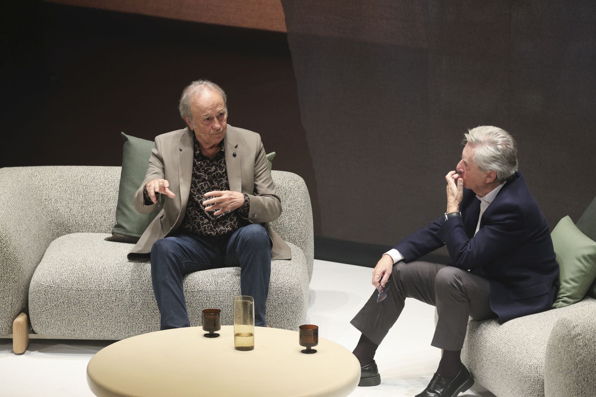 Los mejores momentos de la charla entre Joan Manuel Serrat e Iñaki Gabilondo en el Teatro Jovellanos