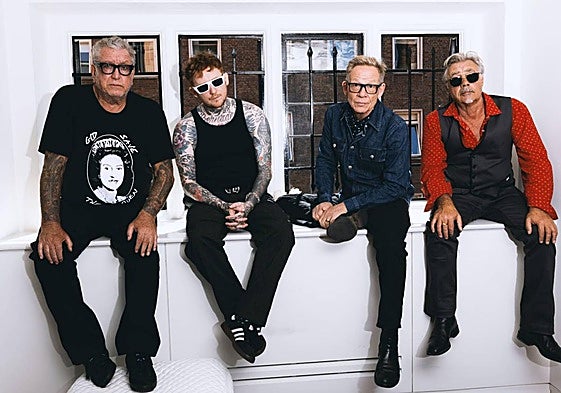 Steve Jones (Guitarra), Frank Carter (Voz), Paul Cook (Batería) y Glenn Matlock (bajo).