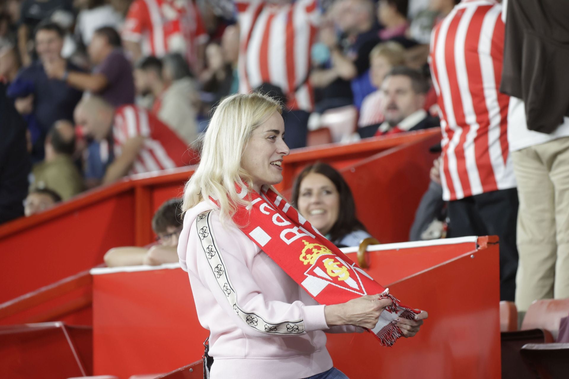 ¿Estuviste en el Sporting - Huesca? ¡Búscate!