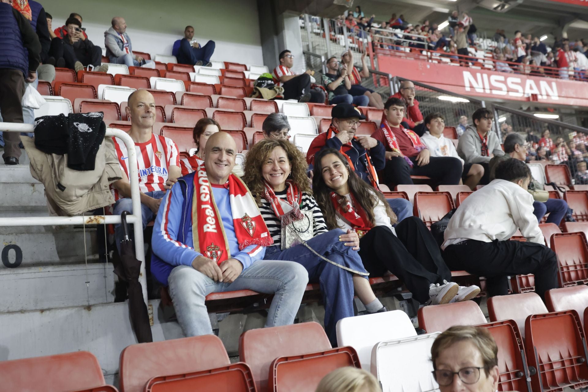 ¿Estuviste en el Sporting - Huesca? ¡Búscate!