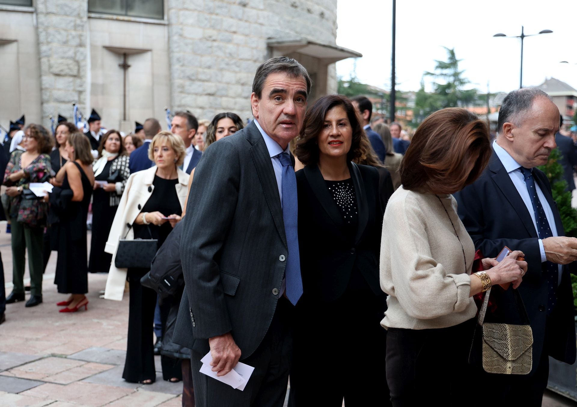 Elegancia y sobriedad entre los invitados al concierto previo a los Premios Princesa de Asturias