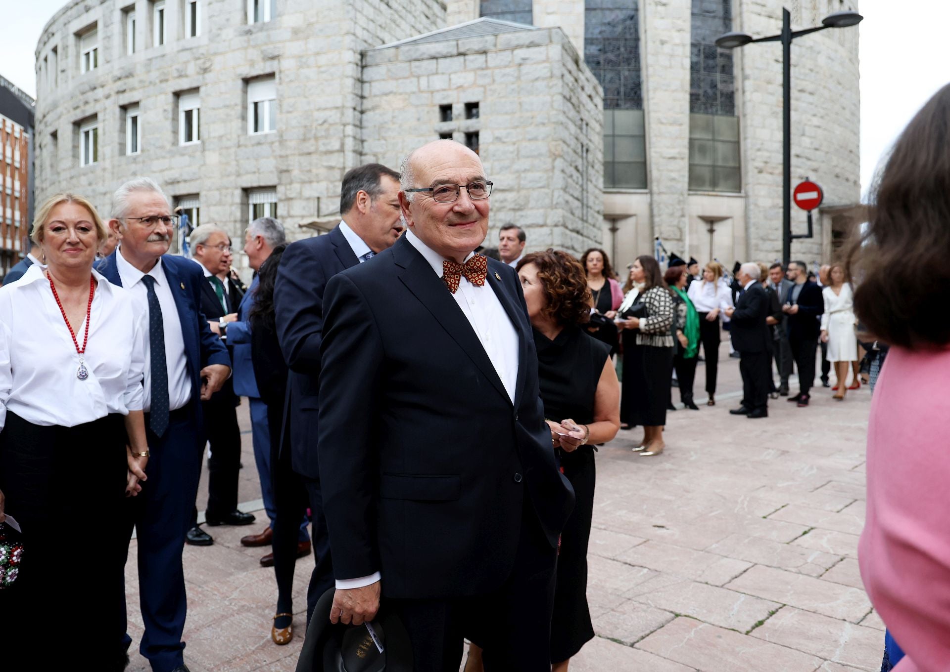 Elegancia y sobriedad entre los invitados al concierto previo a los Premios Princesa de Asturias