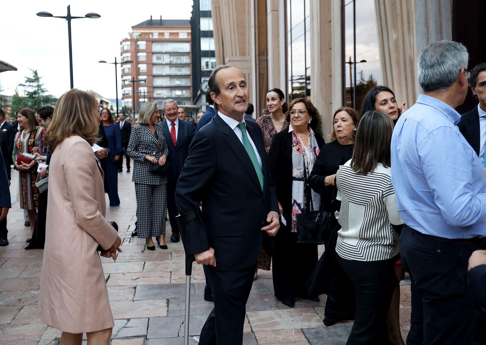 Elegancia y sobriedad entre los invitados al concierto previo a los Premios Princesa de Asturias