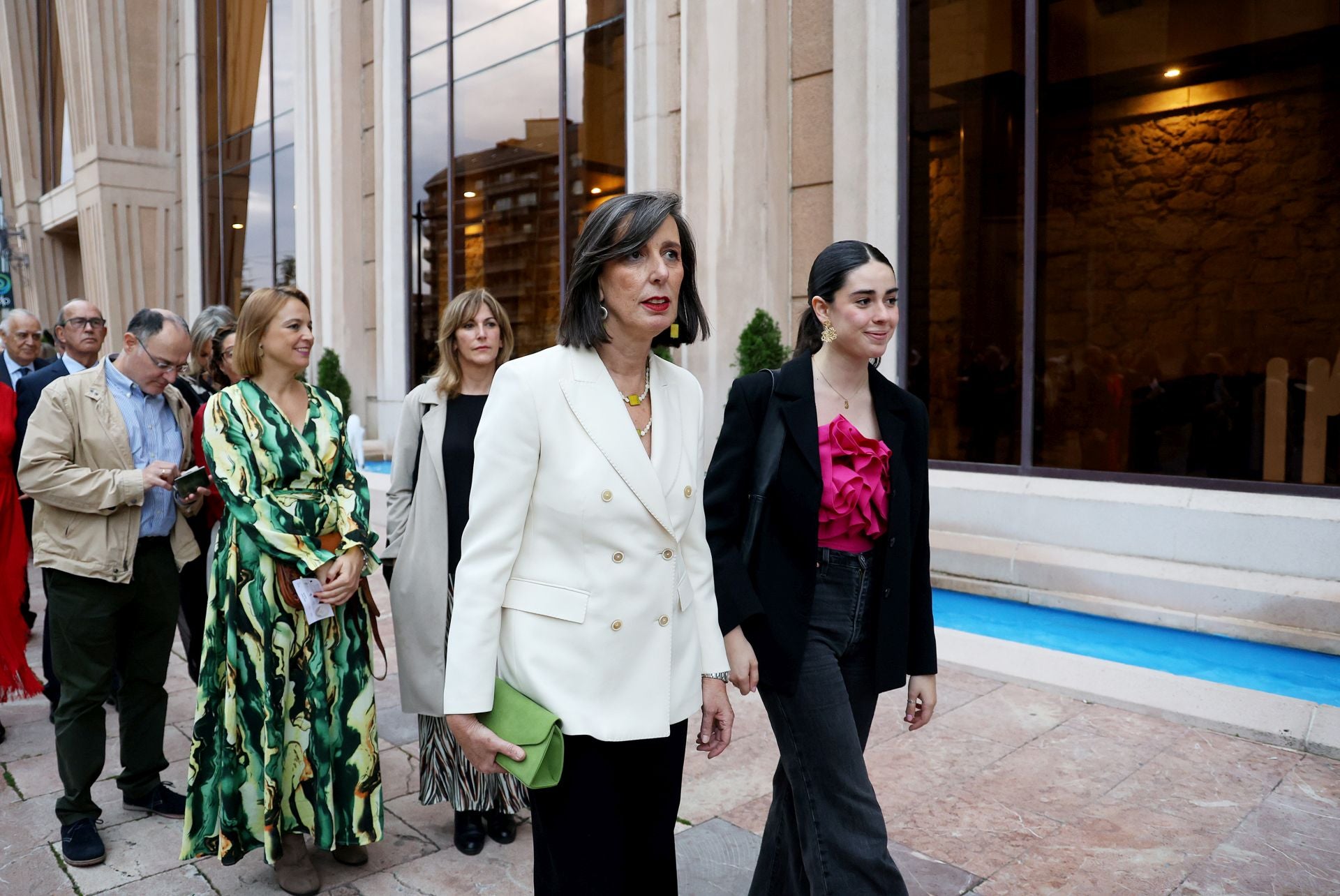 Elegancia y sobriedad entre los invitados al concierto previo a los Premios Princesa de Asturias