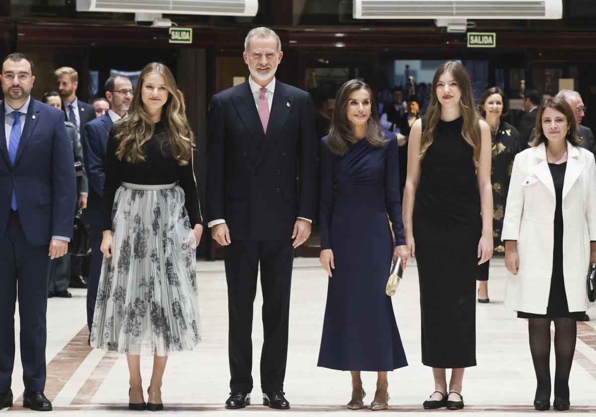 Los estilismos de la Familia Real en el concierto previo a los Premios Princesa de Asturias