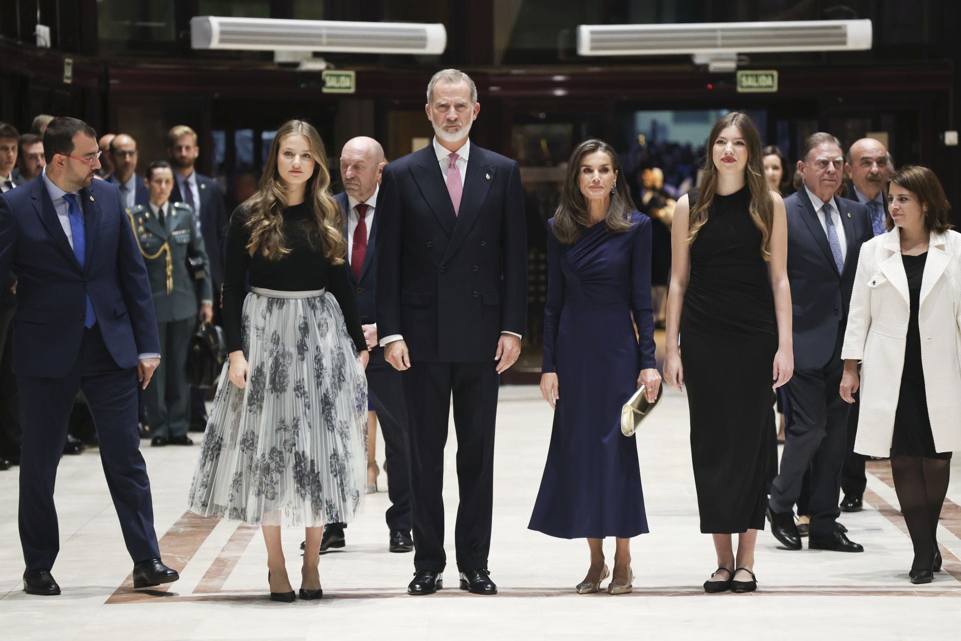 Los estilismos de la Familia Real en el concierto previo a los Premios Princesa de Asturias