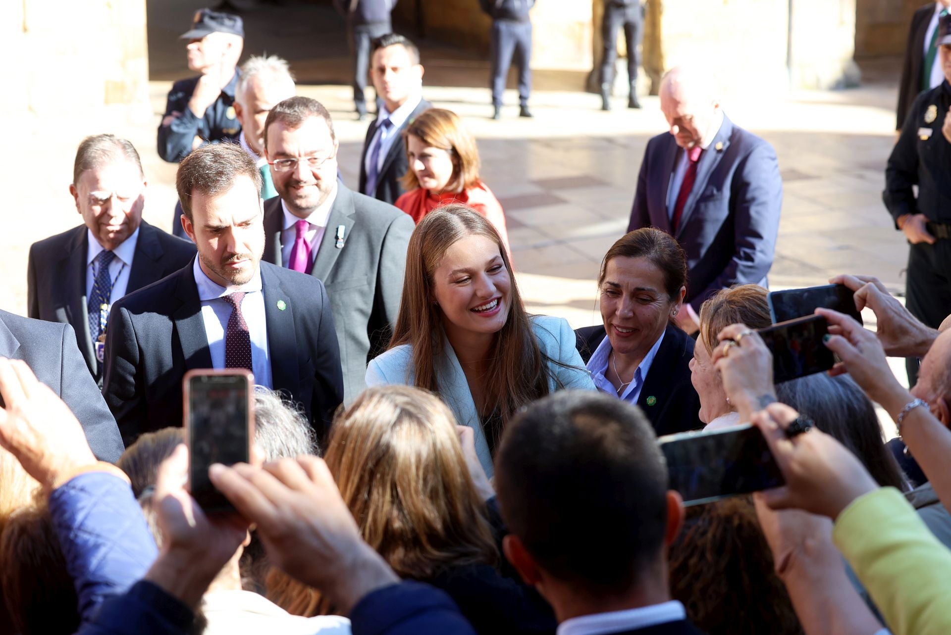 Multitudinario recibimiento a la Princesa Leonor en Oviedo