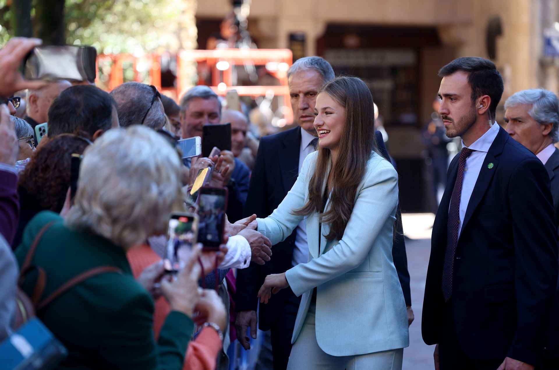 Multitudinario recibimiento a la Princesa Leonor en Oviedo