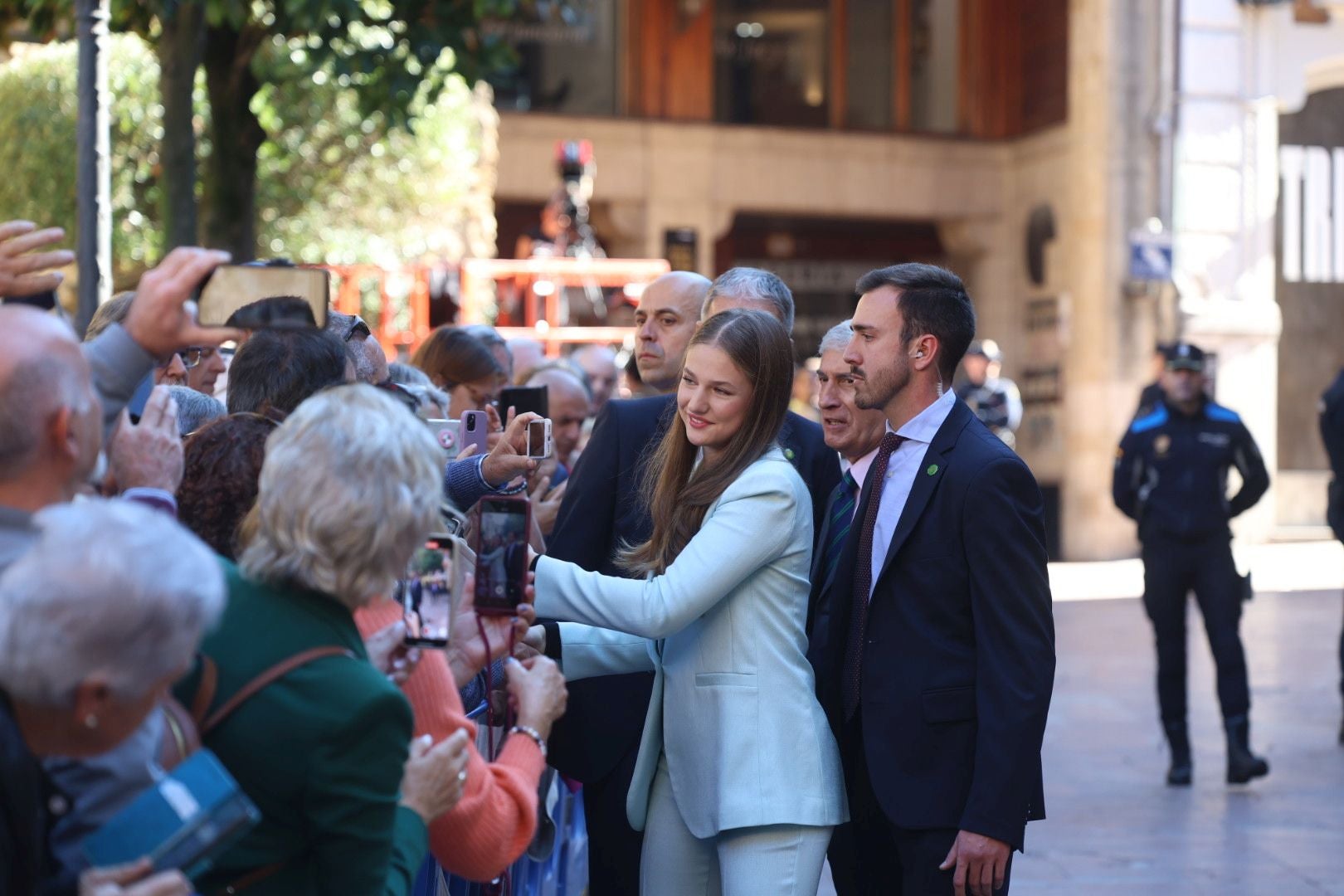 Multitudinario recibimiento a la Princesa Leonor en Oviedo