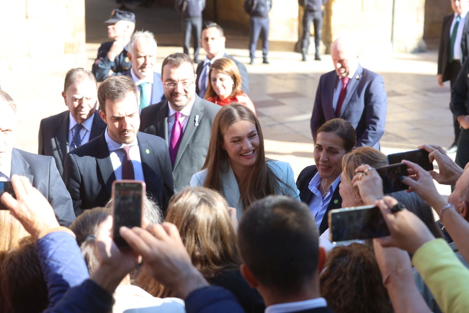 Multitudinario recibimiento a la Princesa Leonor en Oviedo