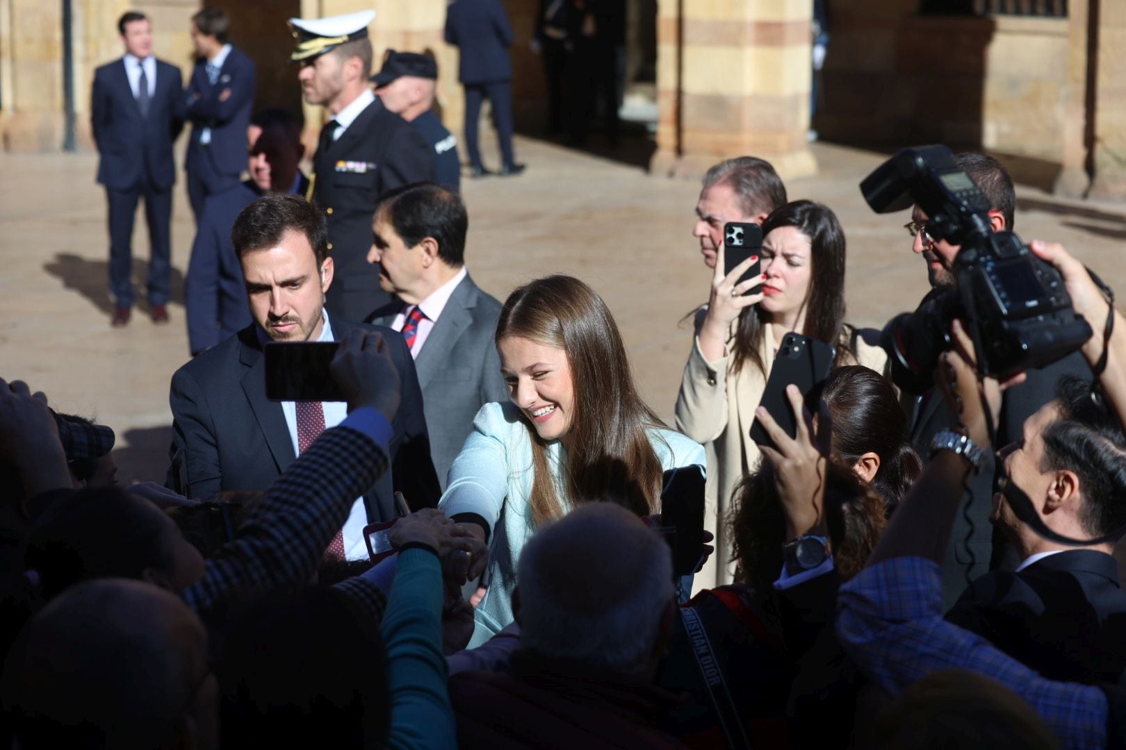 Multitudinario recibimiento a la Princesa Leonor en Oviedo