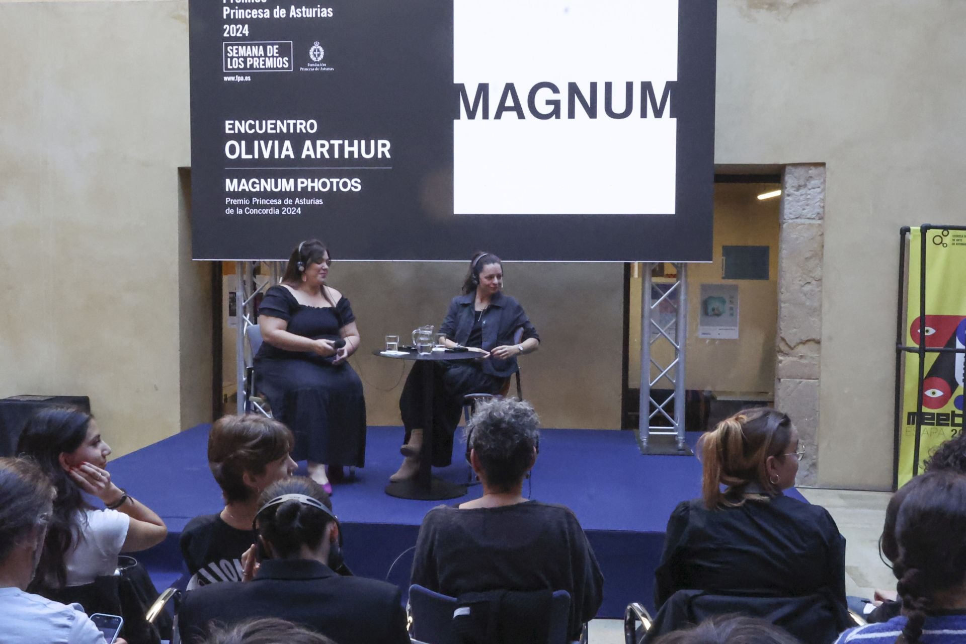 El encuentro de la Agencia Magnum con alumnos de la Escuela Superior de Arte del Principado, en imágenes